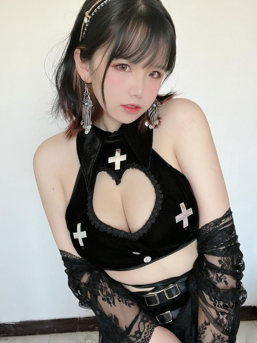 阿半今天很开心cos作品，你准备好欣赏她的美貌了吗？ - 甜妹阁-甜妹阁